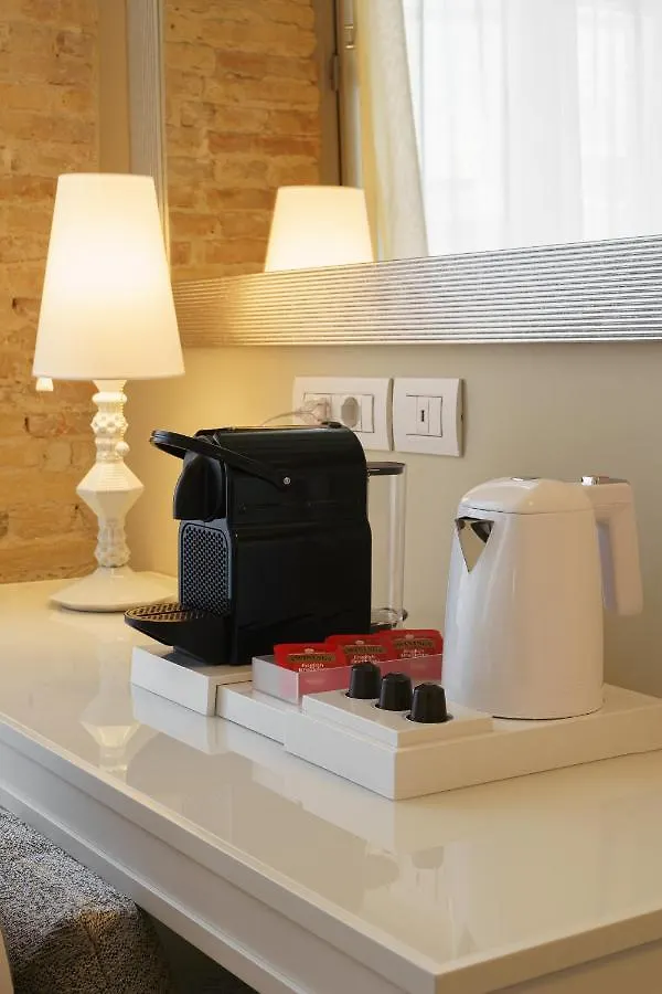 Boutique Hotel Carlo Felice 卡利亚里