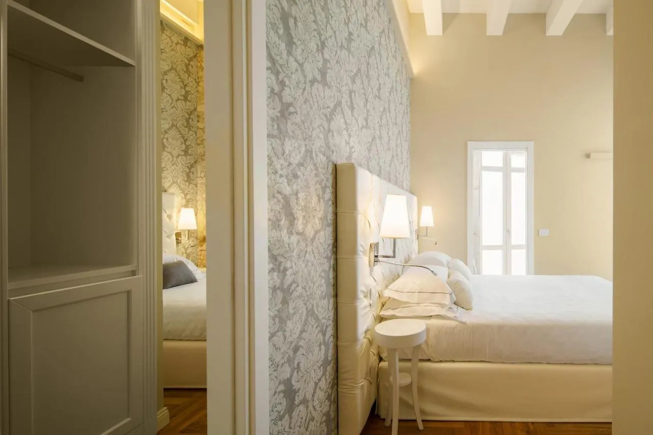 Boutique Hotel Carlo Felice 卡利亚里